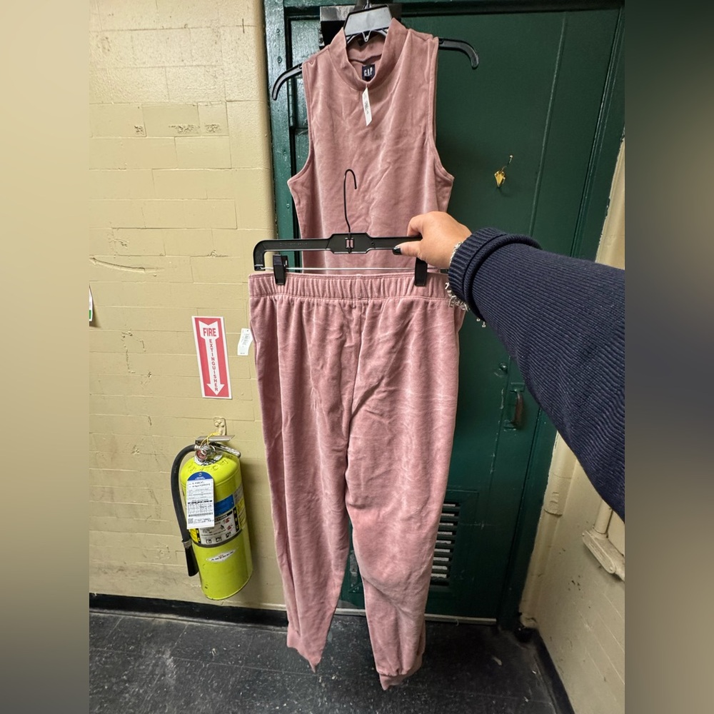 Gap Pink 2 piece velour jogger set. Top is size XL tall. Bottoms are size L NWT - Picture 2 of 15